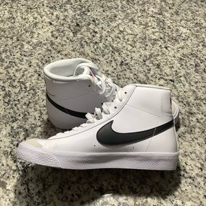 Nike Blazer Mid '77